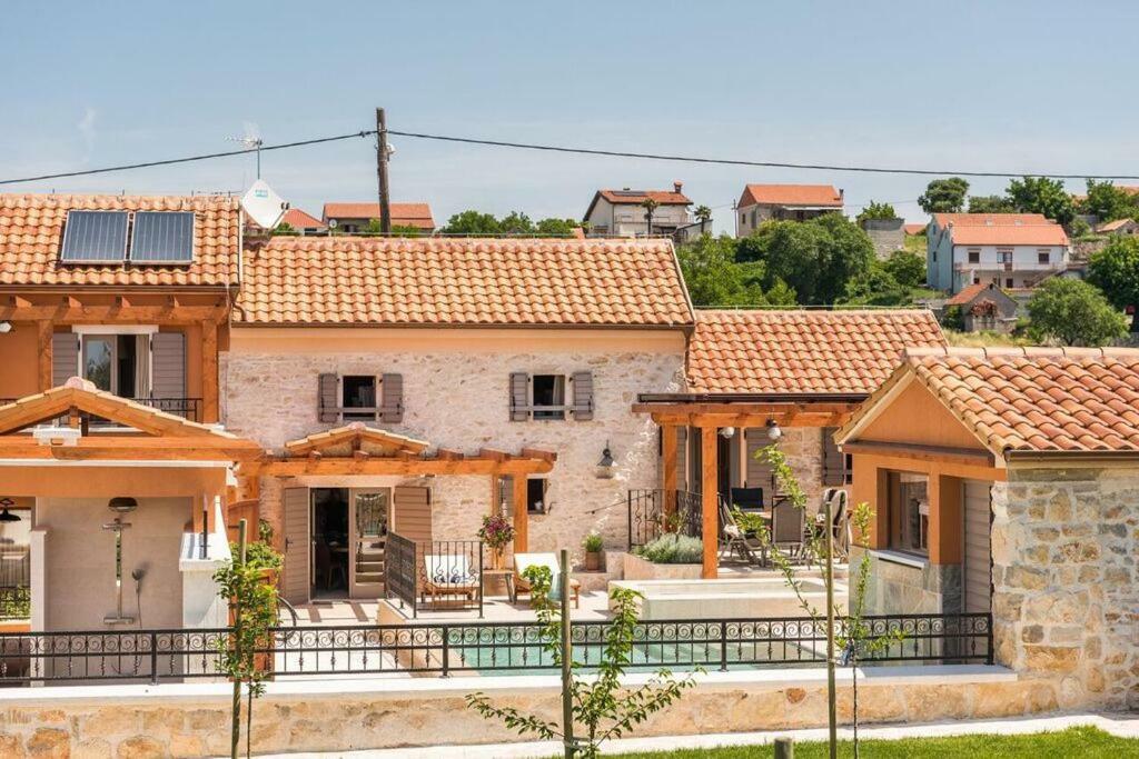Villa Hirundo Rustica Skradin Exterior photo