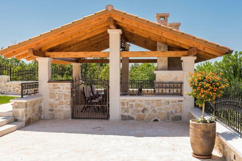 Villa Hirundo Rustica Skradin Exterior photo