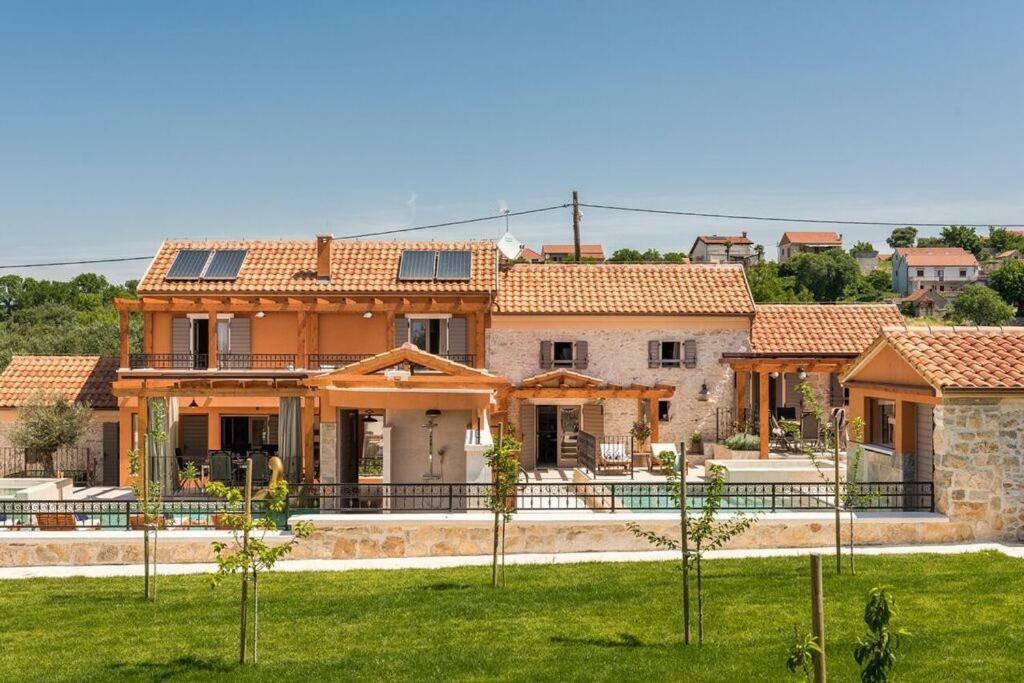 Villa Hirundo Rustica Skradin Exterior photo