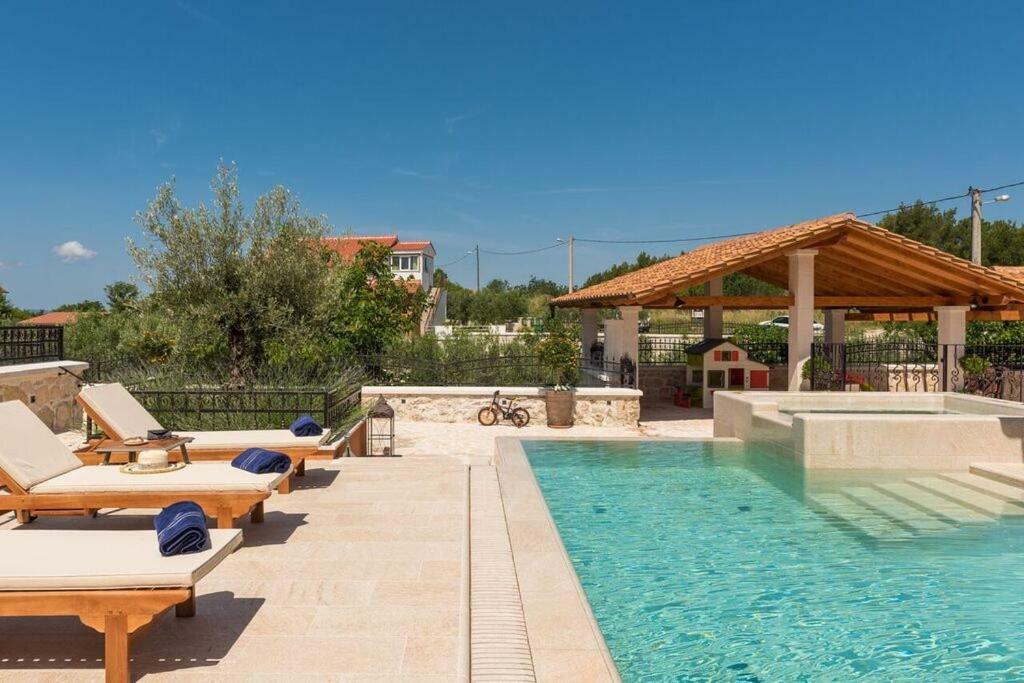 Villa Hirundo Rustica Skradin Exterior photo